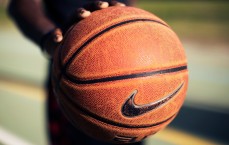 中国体彩网|篮板狂潮难掩得分荒，火箭20板优势下惨遭逆转，统治力沦为空谈