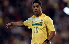 体彩网|42岁绿茵常青树，从中超射手王到南美荣耀，三大洲16队之旅谱写足坛传奇